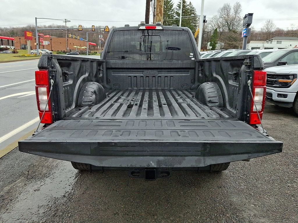 Certified 2022 Ford F350 XLT w/ Black Appearance Package image 28