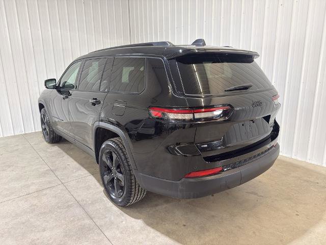 Used 2023 Jeep Grand Cherokee L Limited w/ Black Appearance Package image 4