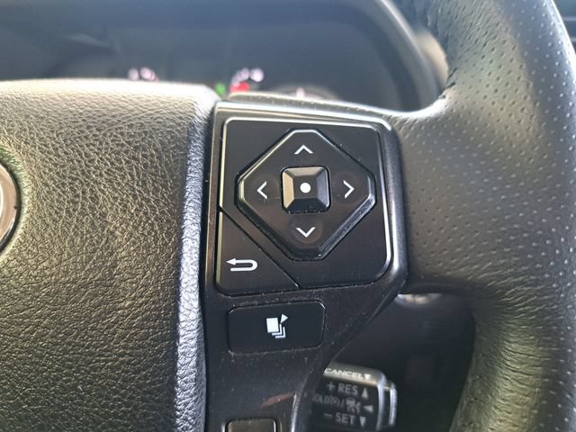 Used 2021 Toyota 4Runner TRD Off-Road Premium AWD/4WD image 18