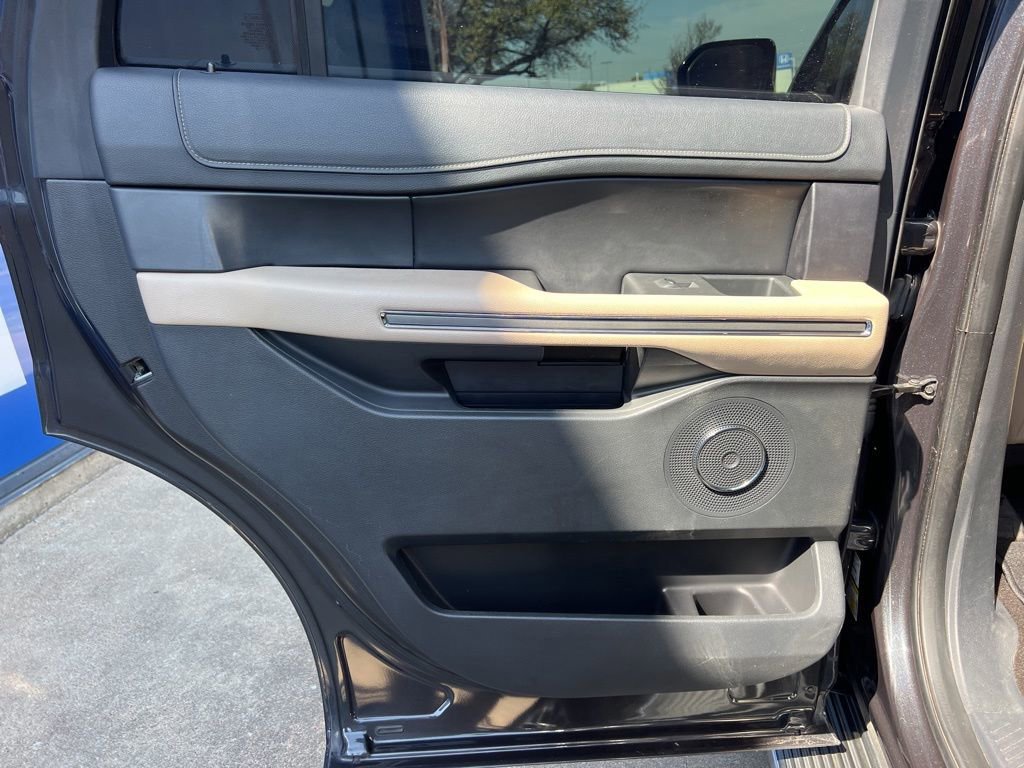 Certified 2022 Ford Expedition XLT image 19