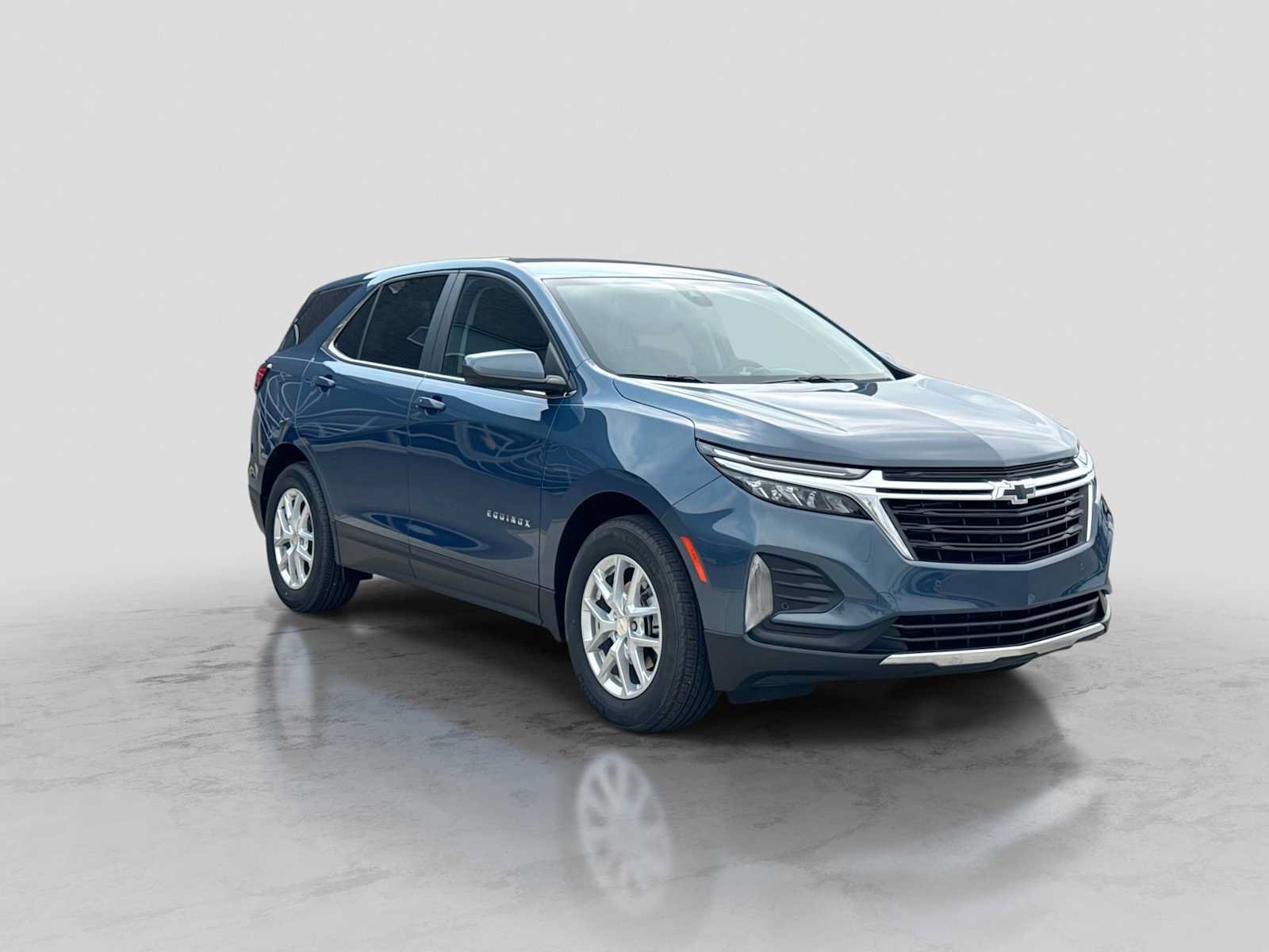 Used 2024 Chevrolet Equinox LT w/ LPO, Floor Liner Package FWD image 8