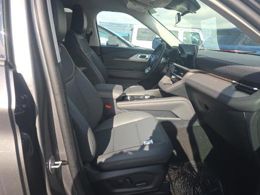 Certified 2025 Ford Explorer Active w/ Active Comfort Package RWD image 8