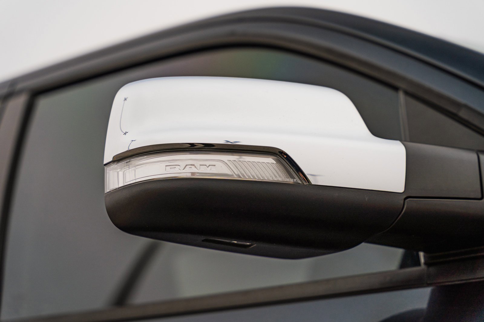 Used 2019 RAM 1500 Laramie image 13