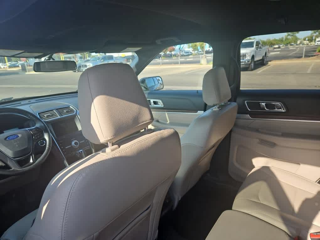 Certified 2019 Ford Explorer Limited w/ Class III Trailer Tow Package FWD image 12