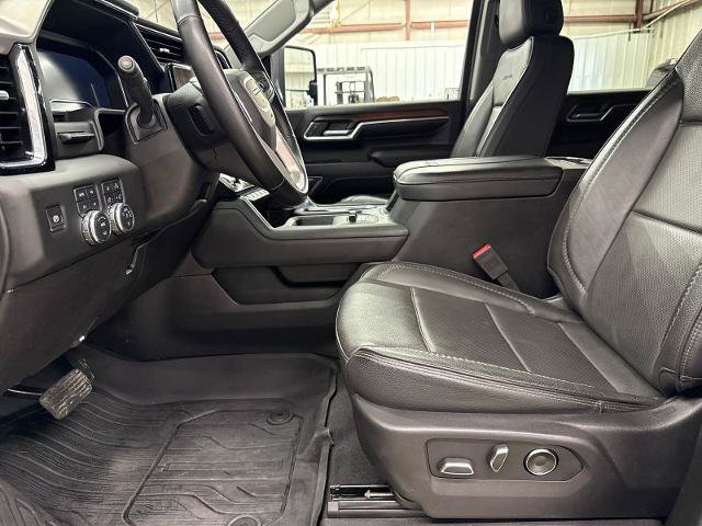 Used 2024 GMC Sierra 2500 Denali w/ Technology Package AWD/4WD image 16