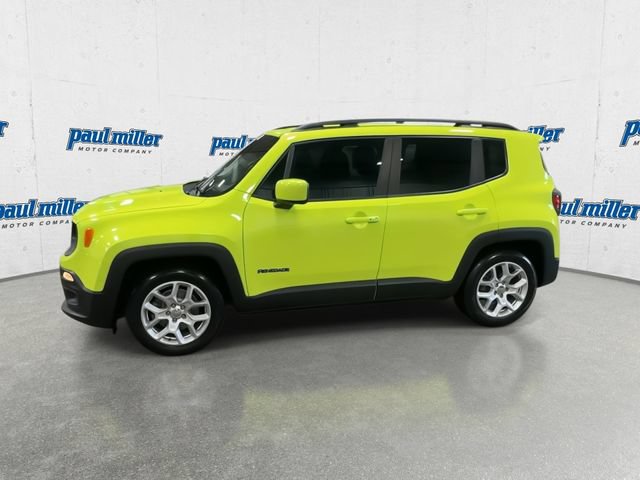 Used 2017 Jeep Renegade Latitude w/ Cold Weather Group FWD image 6