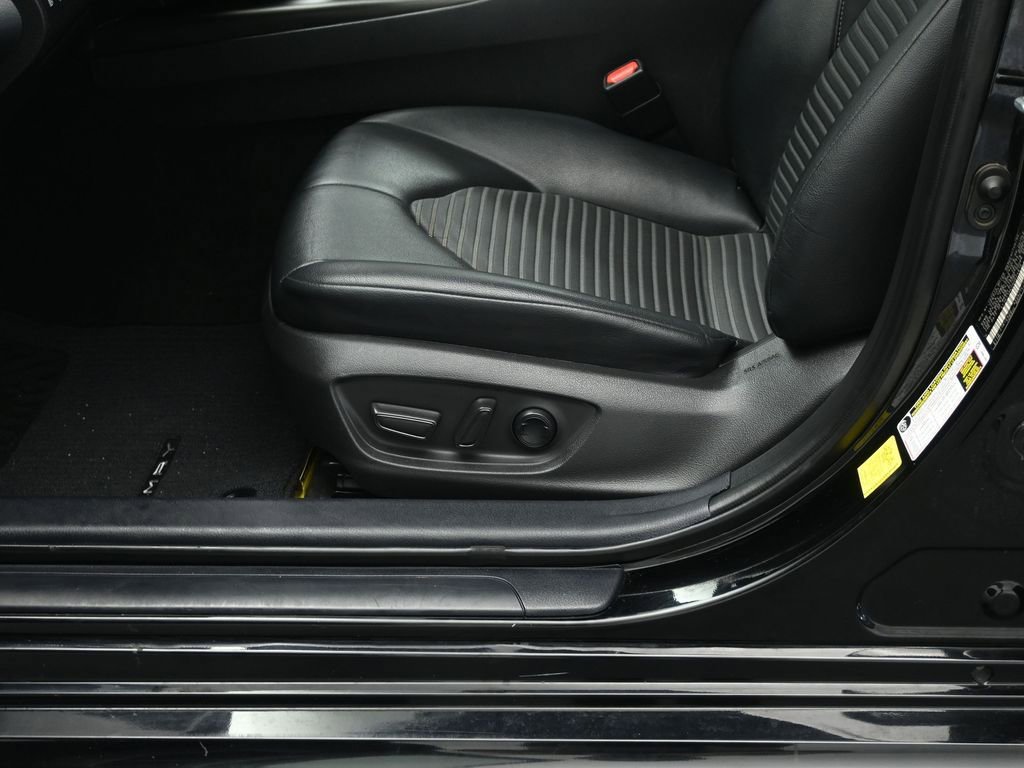 Used 2022 Toyota Camry SE image 10