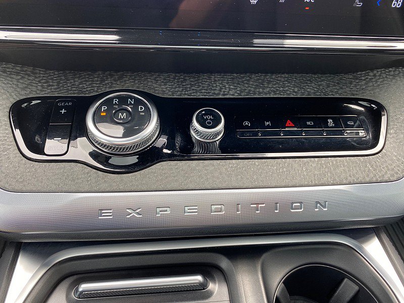 Certified 2025 Ford Expedition Tremor AWD/4WD image 59