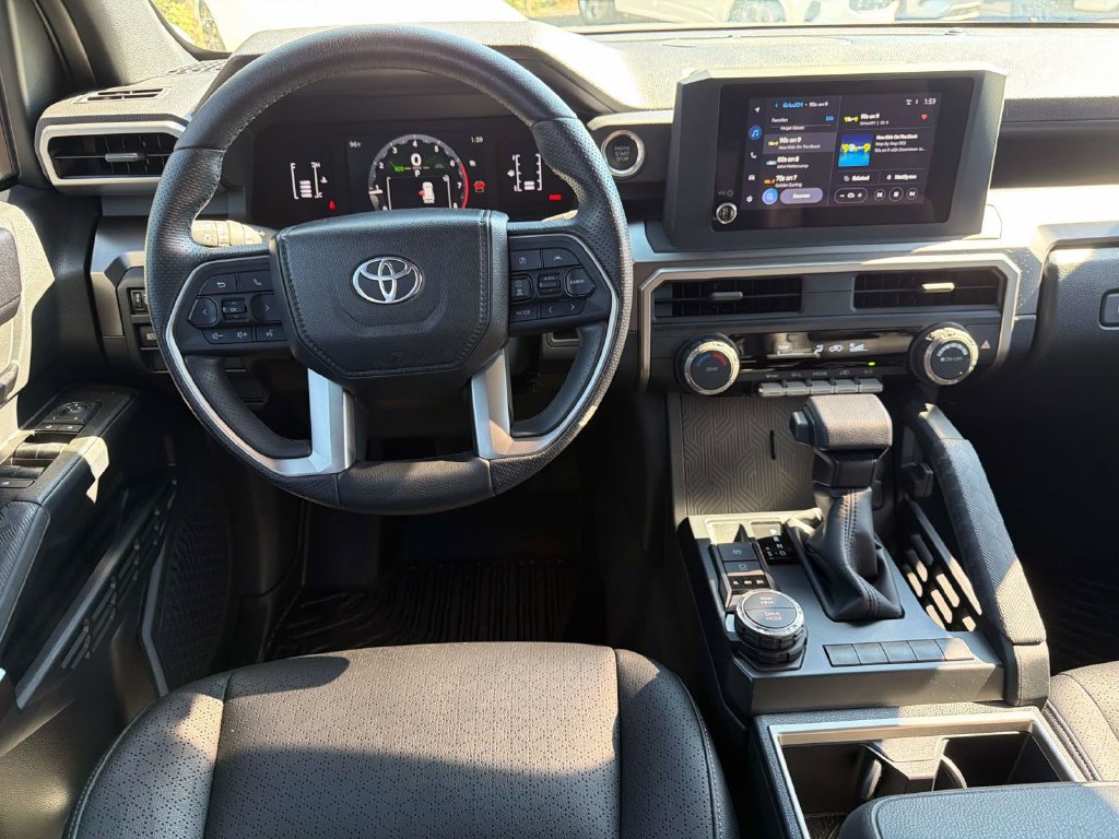 Used 2025 Toyota 4Runner SR5 AWD/4WD image 16