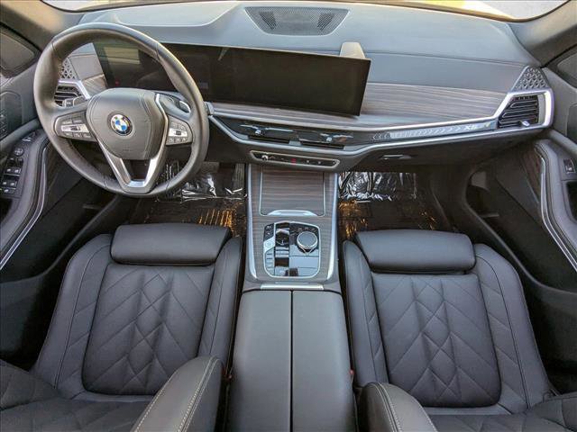 Used 2025 BMW X5 xDrive40i w/ Parking Assistance Package image 19