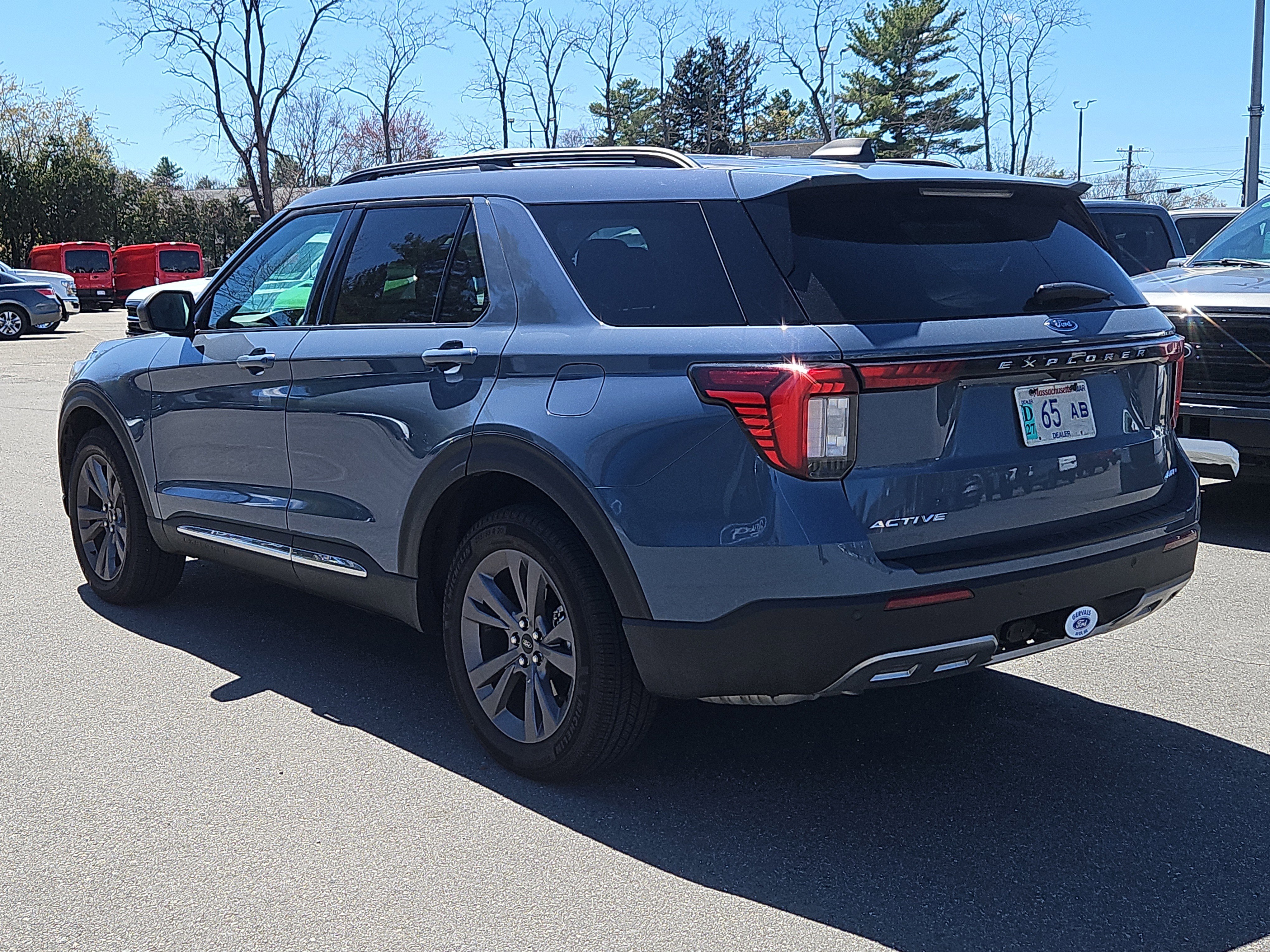 Certified 2025 Ford Explorer Active w/ Active Comfort Package AWD/4WD image 2