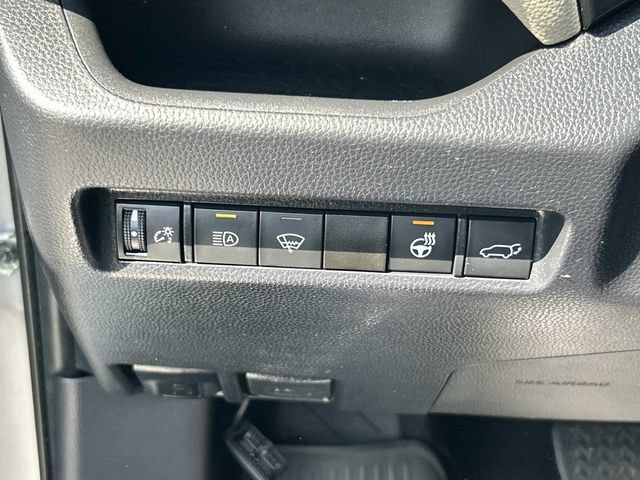 Used 2020 Toyota RAV4 XLE w/ Convenience Package FWD image 34