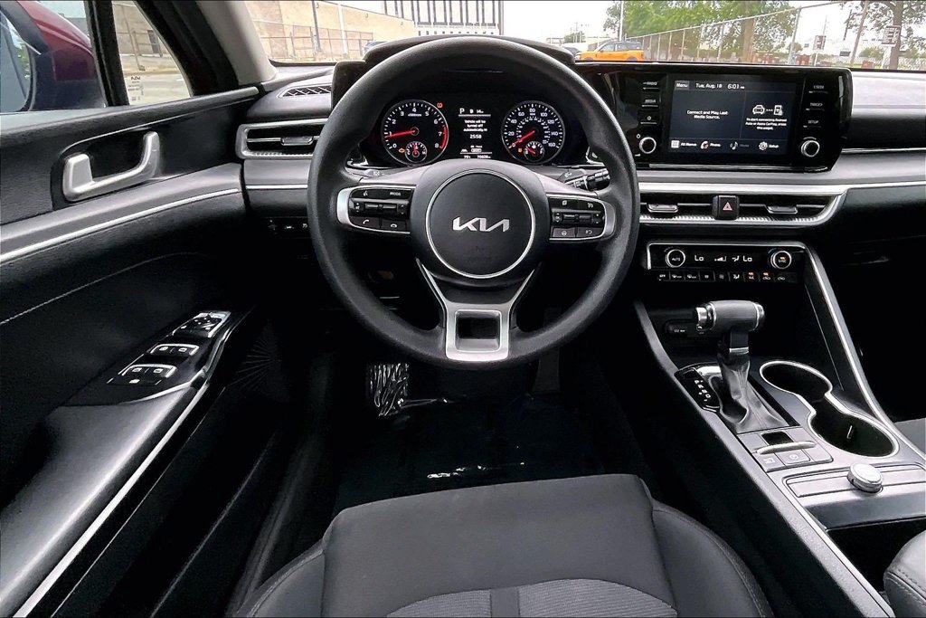 Used 2022 Kia K5 LXS FWD image 5