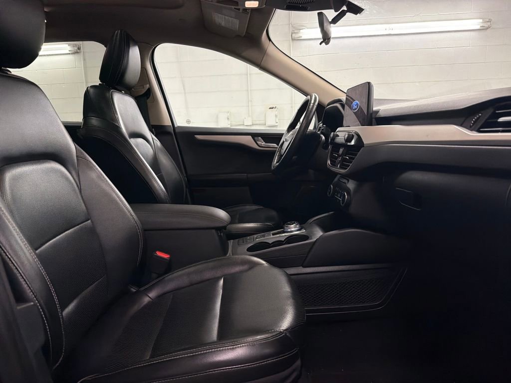 Certified 2020 Ford Escape SEL image 31
