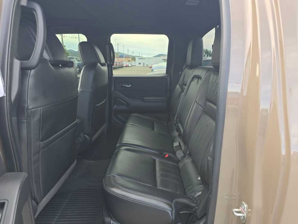 Used 2022 Nissan Frontier PRO-4X w/ Pro-4X Premium Package AWD/4WD image 16