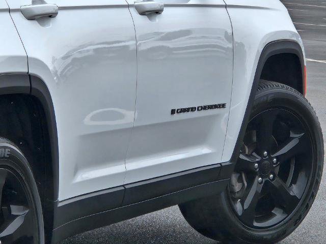 Used 2023 Jeep Grand Cherokee Altitude AWD/4WD image 13