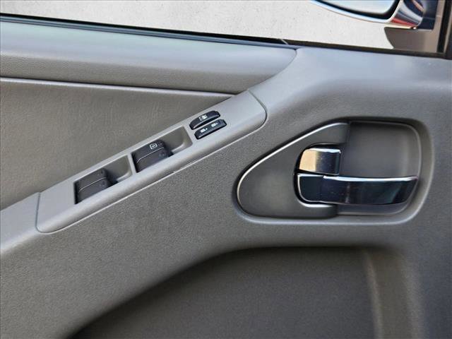 Used 2019 Nissan Frontier SL image 26