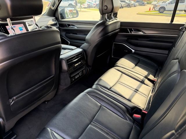 Used 2024 Jeep Wagoneer L Series II RWD image 22
