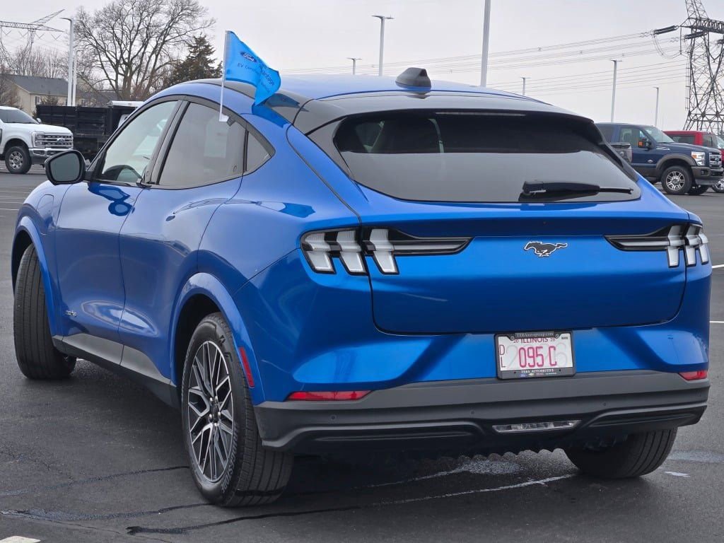 Certified 2025 Ford Mustang Mach-E Premium image 17