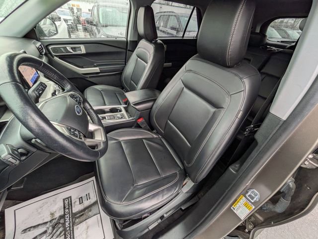Certified 2021 Ford Explorer XLT w/ Equipment Group 202A image 8