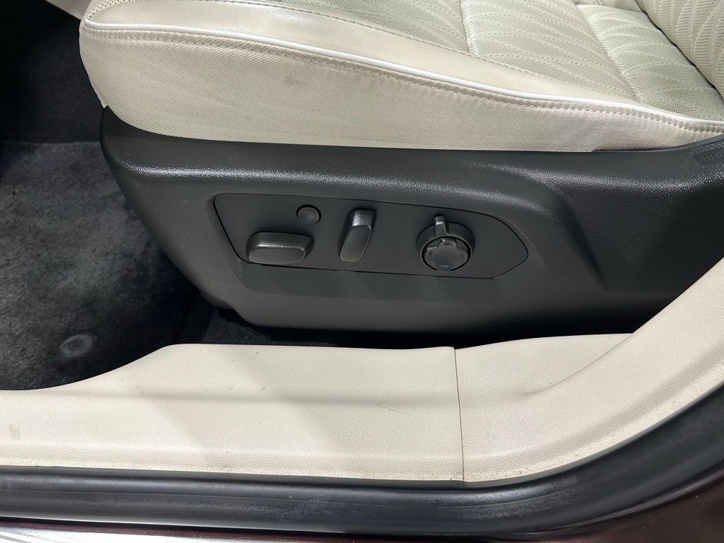 Used 2021 Buick Envision Avenir AWD/4WD image 13