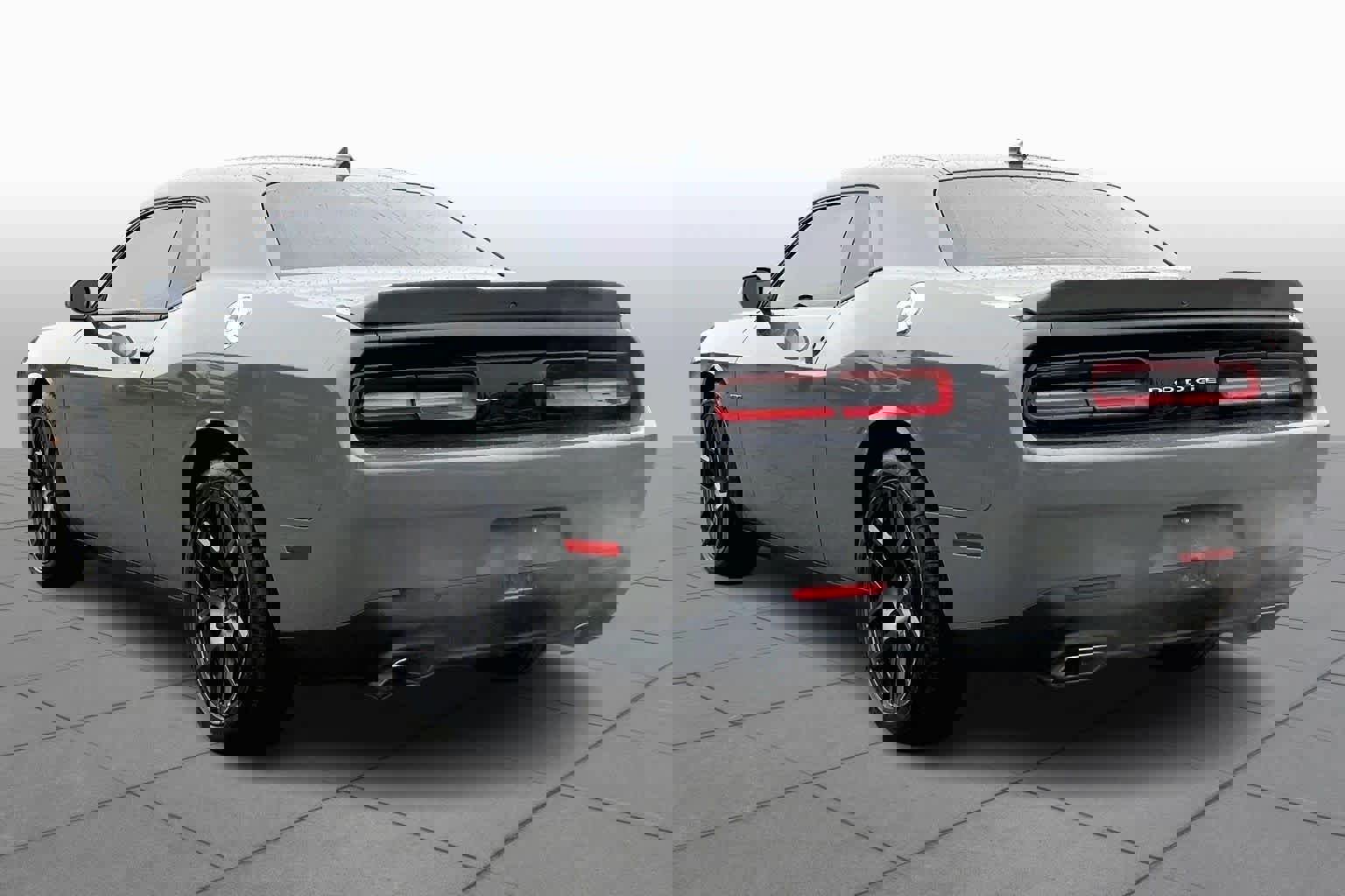 Used 2018 Dodge Challenger R/T Plus image 2