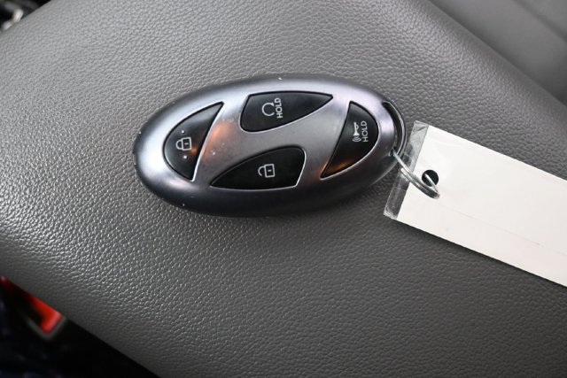 Used 2025 Hyundai Elantra SEL FWD image 18
