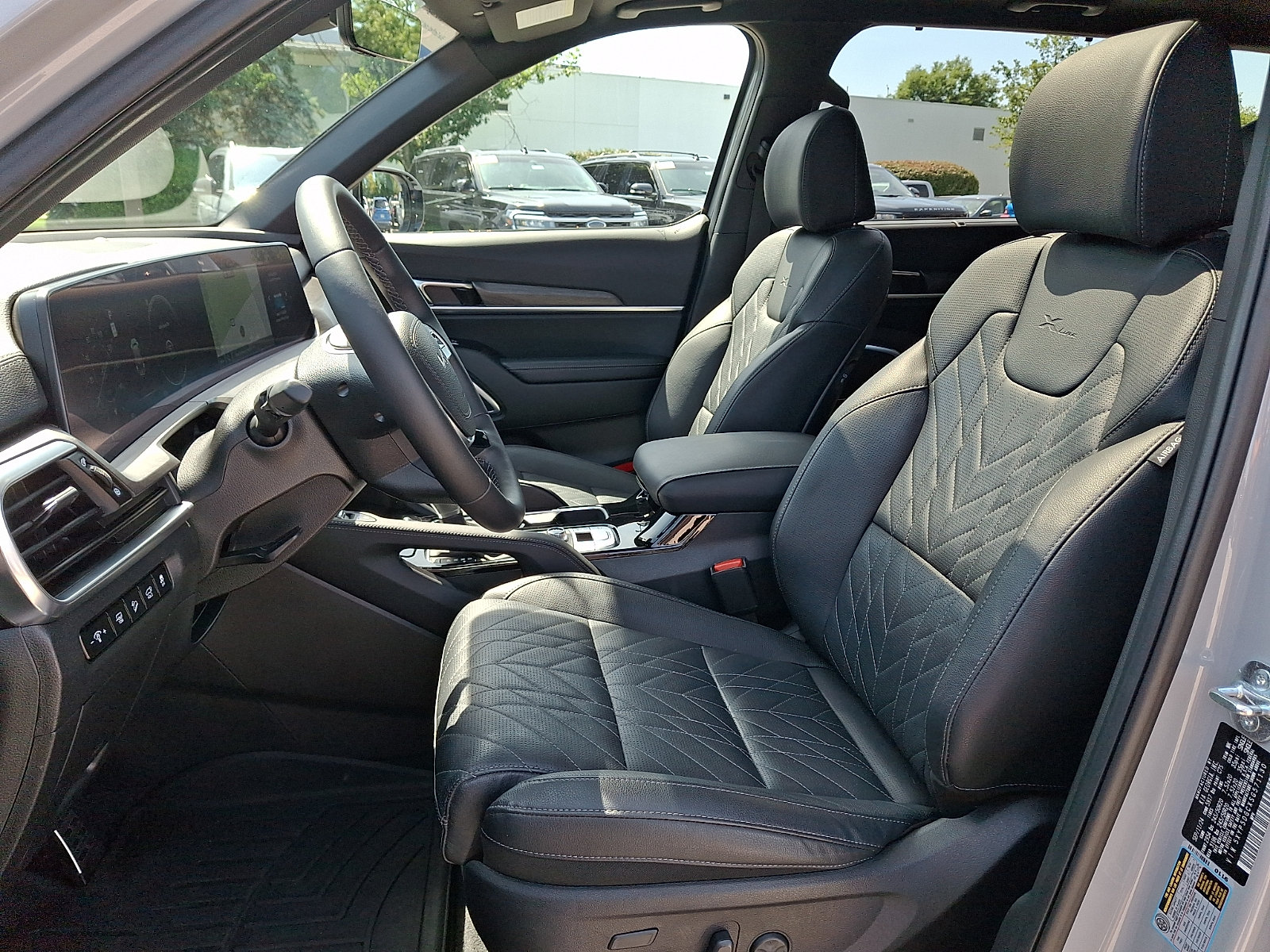 Used 2025 Kia Telluride SX X-Line AWD/4WD image 17