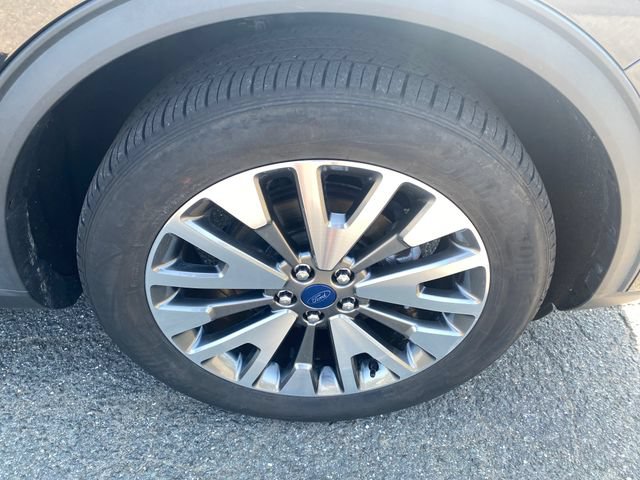 Certified 2022 Ford Escape Titanium w/ Class II Trailer Tow Package AWD/4WD image 9