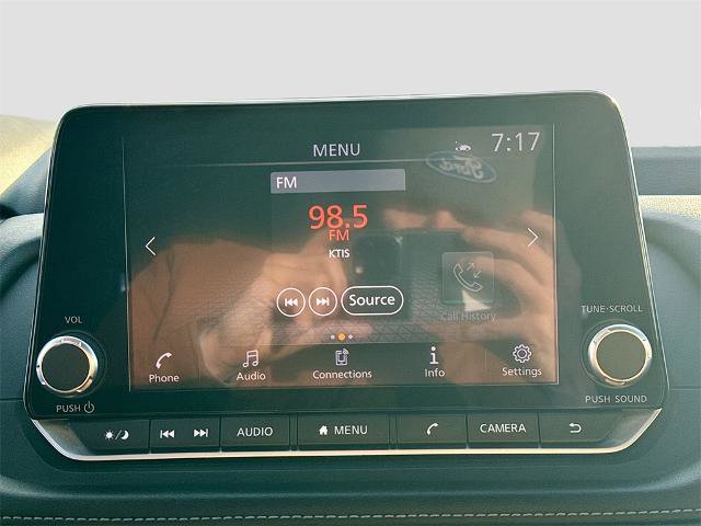 Used 2024 Nissan Rogue SV image 12