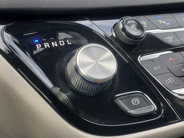 Used 2017 Chrysler Pacifica Touring-L Plus w/ Advanced Safetytec Group image 22