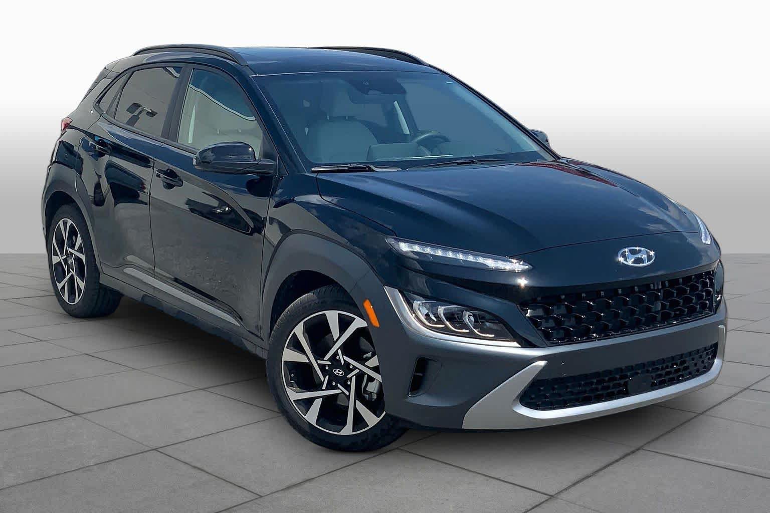 Used 2023 Hyundai Kona Limited FWD image 3