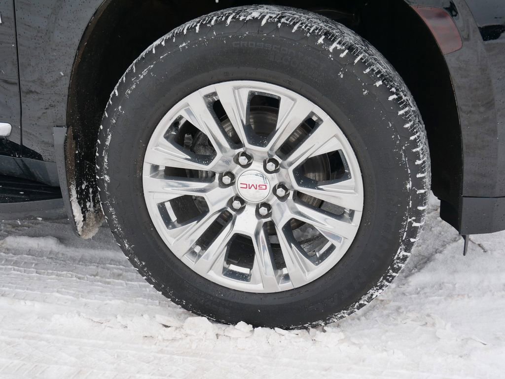 Used 2023 GMC Yukon XL Denali image 7