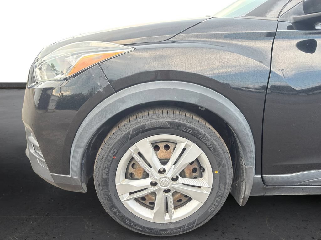 Used 2020 Nissan Kicks S FWD image 13