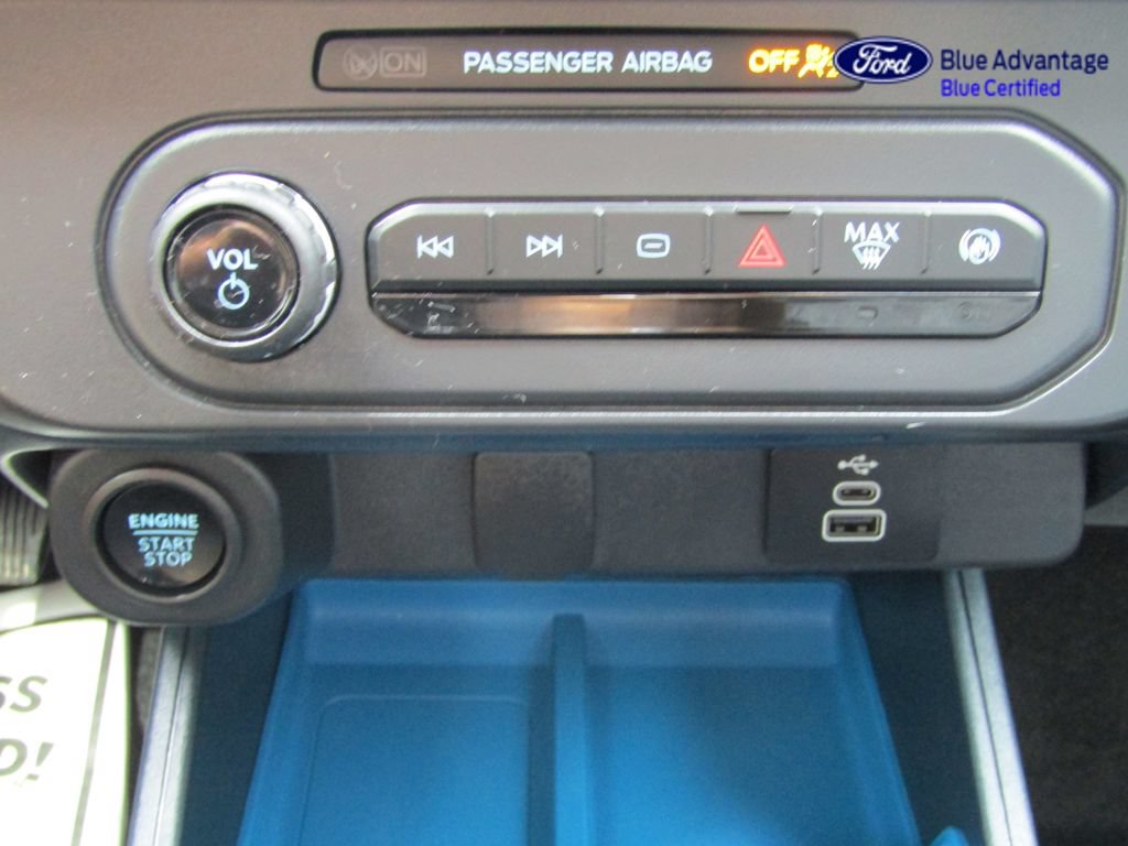 Certified 2025 Ford Maverick XLT w/ XLT Luxury Package AWD/4WD image 32