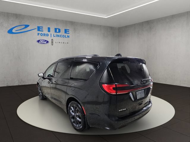 Used 2022 Chrysler Pacifica Touring-L w/ S Appearance Package AWD/4WD image 8