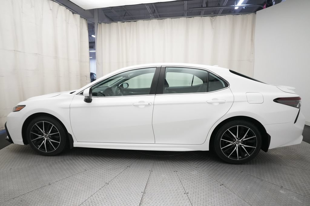 Used 2024 Toyota Camry SE AWD/4WD image 23