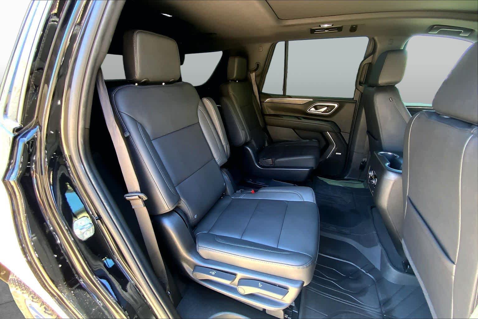 Used 2024 Chevrolet Tahoe Z71 w/ Luxury Package AWD/4WD image 20