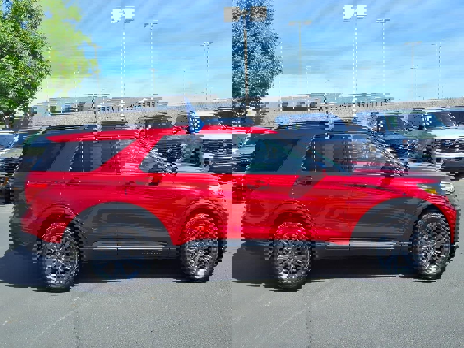 Certified 2023 Ford Explorer XLT w/ Equipment Group 202A image 6