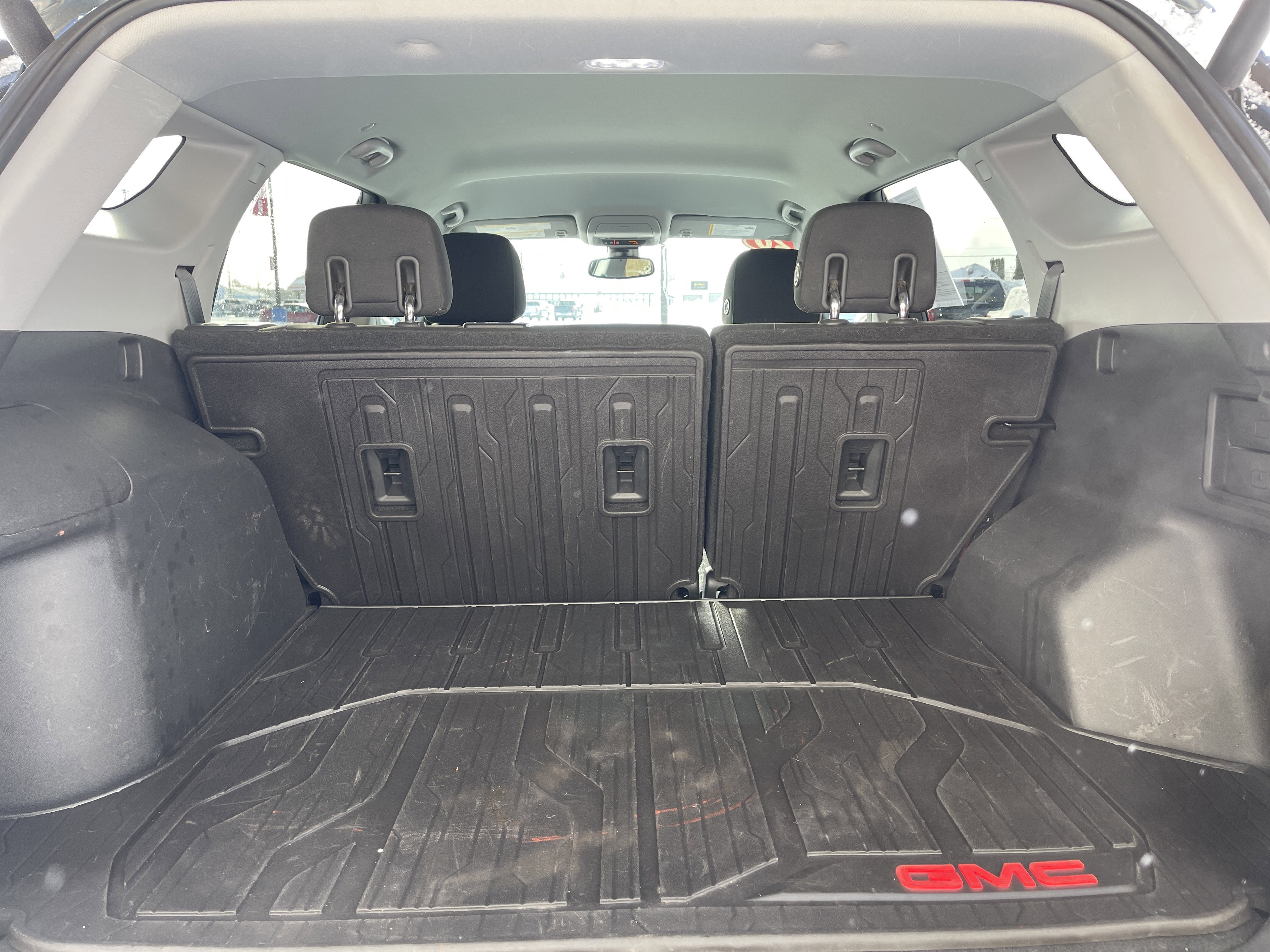 Used 2020 GMC Terrain SLE w/ Driver Convenience Package image 10