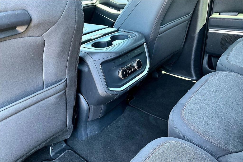 Certified 2025 Ford Expedition Active AWD/4WD image 11