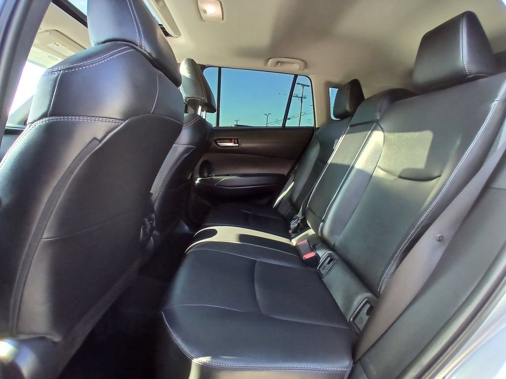 Used 2022 Toyota Corolla Cross XLE w/ Convenience Package FWD image 23