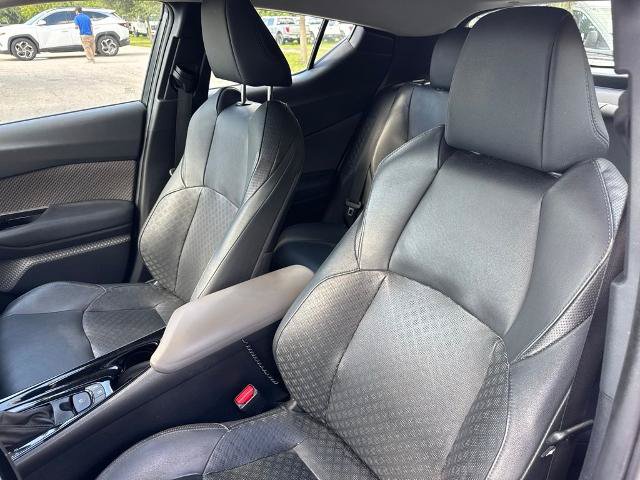 Used 2022 Toyota C-HR Limited FWD image 10