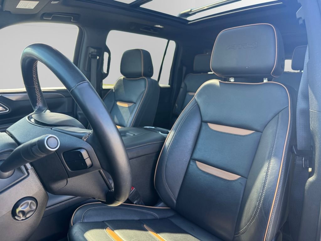Used 2023 GMC Yukon XL AT4 w/ Technology Package image 9