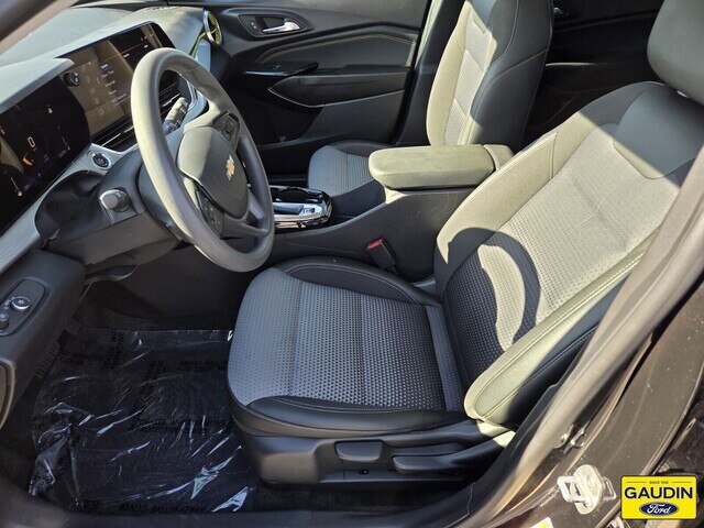 Used 2025 Chevrolet Trax LT FWD image 11