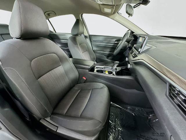 Used 2024 Nissan Altima 2.5 SV FWD image 14