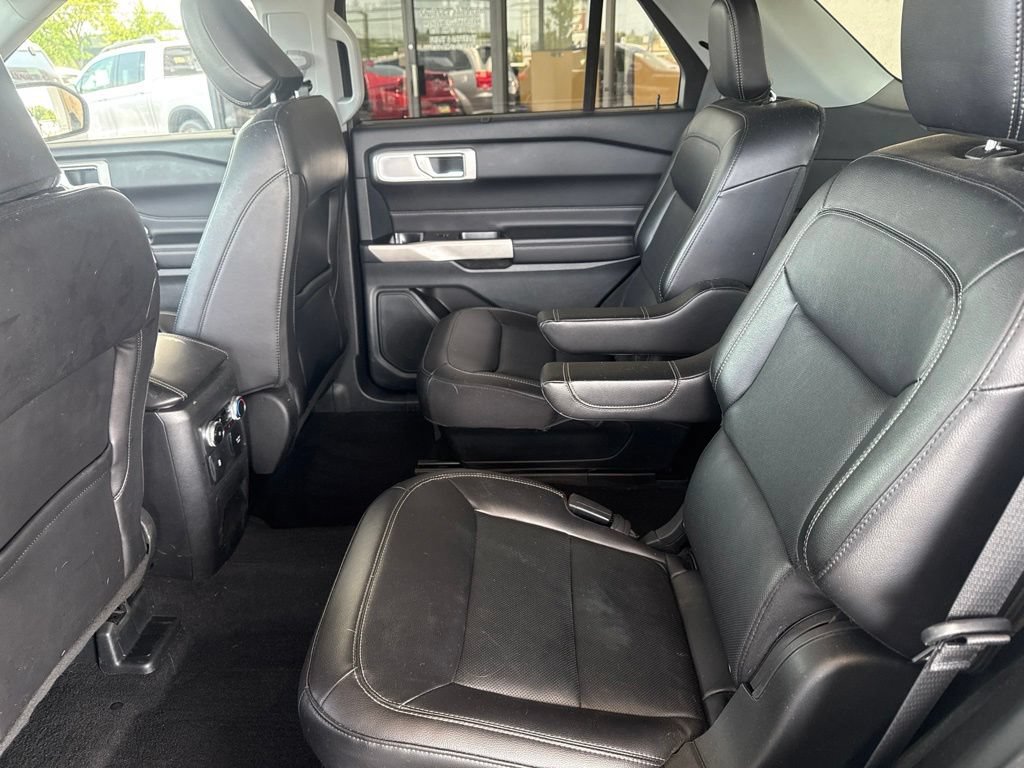 Certified 2024 Ford Explorer Limited w/ Limited Technology Package AWD/4WD image 15