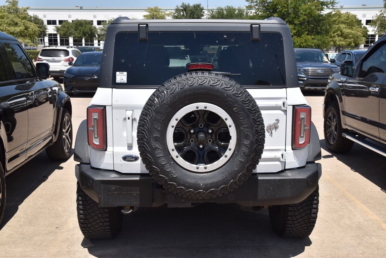 Certified 2024 Ford Bronco Outer Banks w/ Sasquatch Package AWD/4WD image 8
