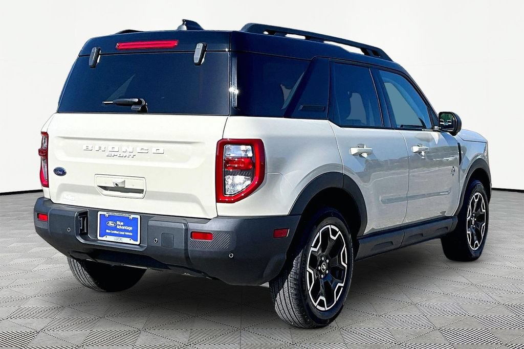 Certified 2025 Ford Bronco Sport Outer Banks w/ Outer Banks Tech Package+ AWD/4WD image 2
