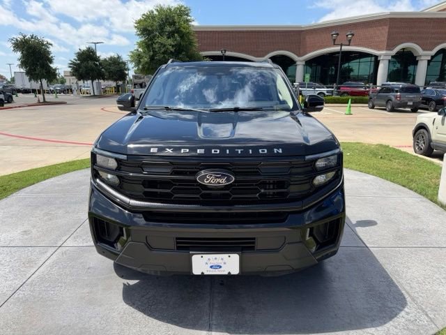 Certified 2025 Ford Expedition Active RWD image 2